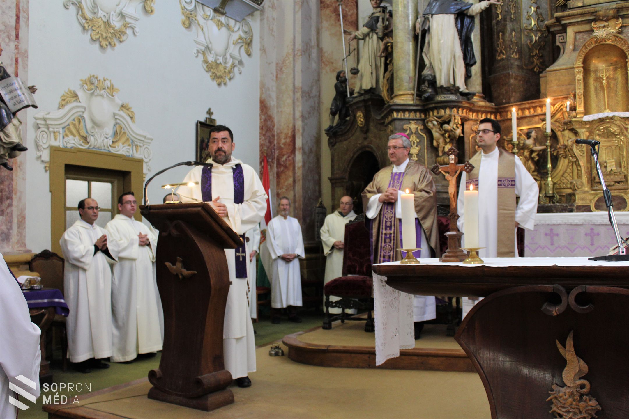 Dr. Veres András megyéspüspök szentelte fel az Örökimádás Kápolnát Sopronban (galéria)