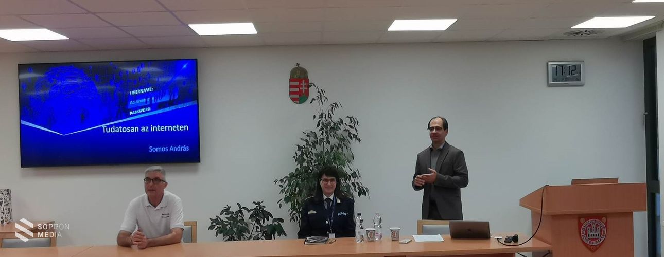 Lakossági előadás a tudatos internethasználatról