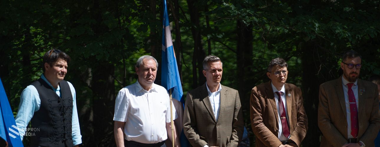 A trianoni békediktátum aláírásának 106. évfordulójára emlékeztek a Soproni Parkerdőben