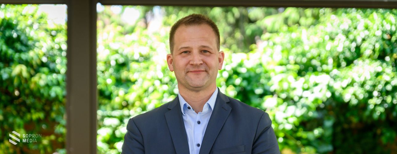 Ünnepélyes keretek között adták át Erhardt Zoltánnak az Év Vendéglőse díjat