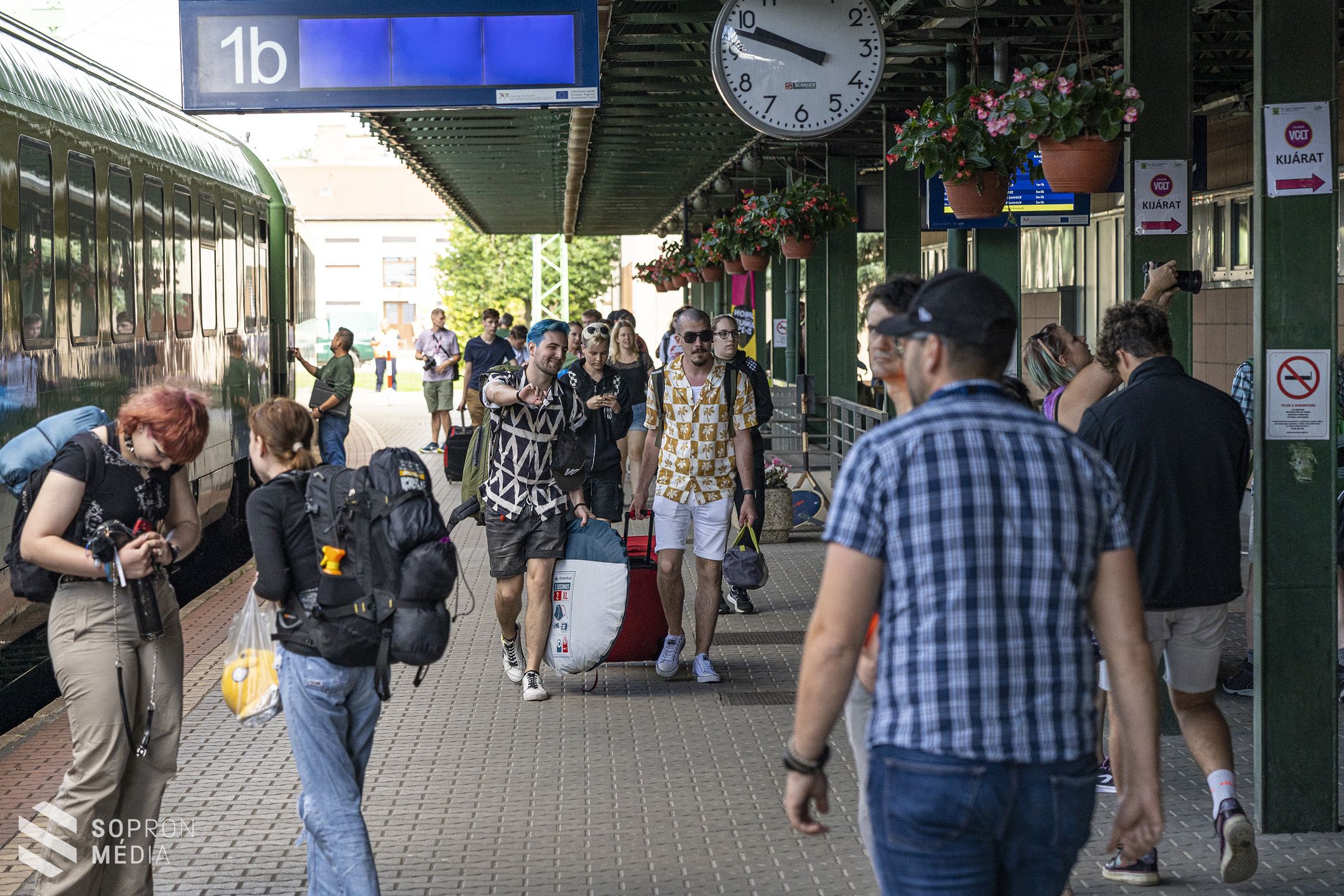 Megérkeztek Sopronba az első fesztiválozók