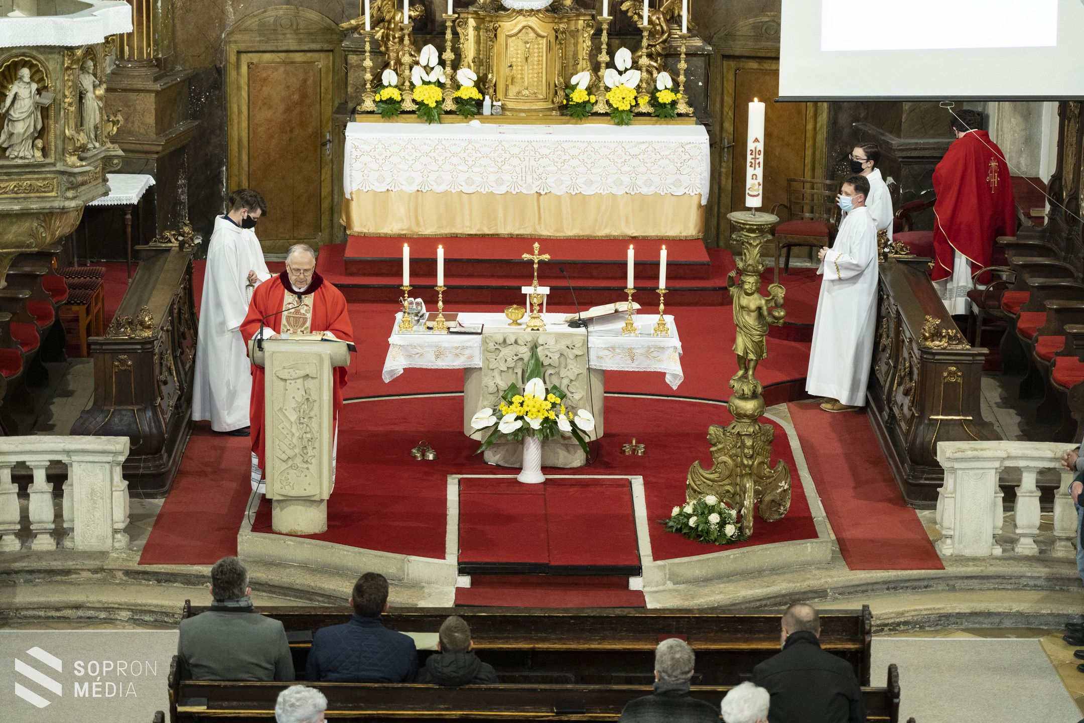 Megáldották a Szent György-templom homlokzatát