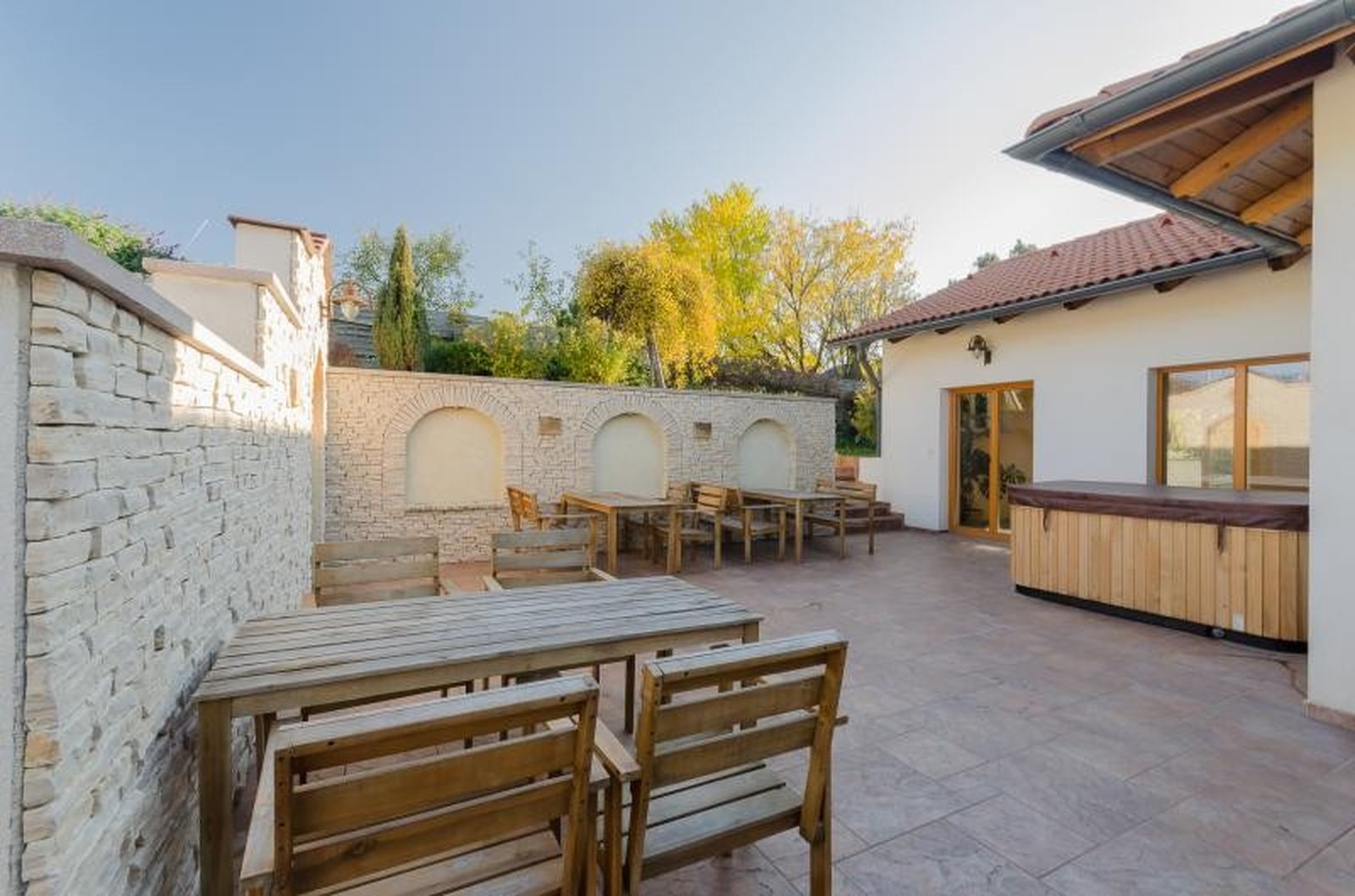 Internorm Vendégek szolgálatára Győrújbaráton